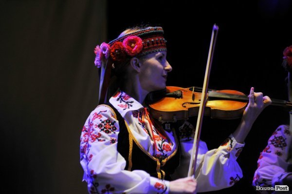 Різдвяний концерт у Луцьку: вальс, вірш і віншування