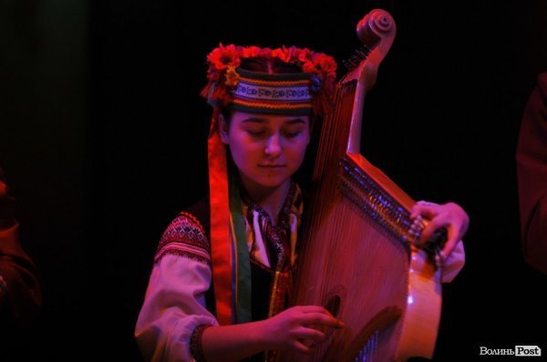 Різдвяний концерт у Луцьку: вальс, вірш і віншування