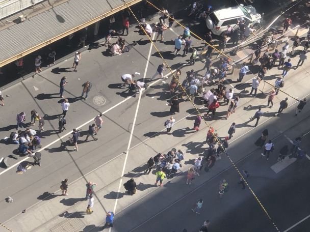 В Австралії авто в'їхало у натовп людей: постраждало 19 людей. ФОТО