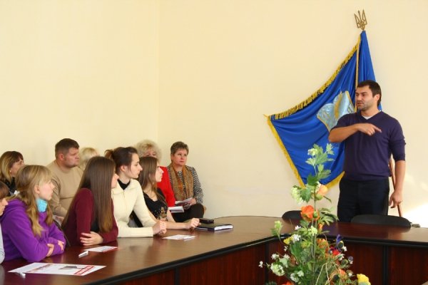 «Прагну, щоб мій син жив у новій Україні», – кандидат у народні депутати Роман Іванюк*