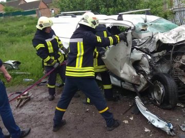 На трасі Ковель-Чернівці в автотрощі загинули четверо чоловіків. ВІДЕО