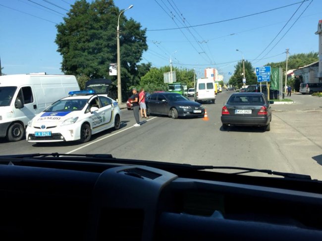 Аварія у Луцьку: зіткнулись Honda і Skoda. ФОТО