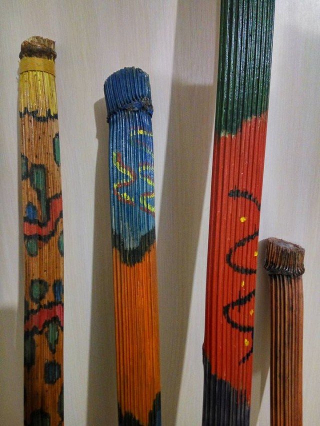 Сільський голова з Волині майструє флейти дощу