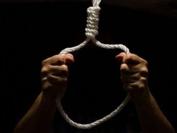 У Луцьку поліцейські врятували чоловіка, який хотів накласти на себе руки