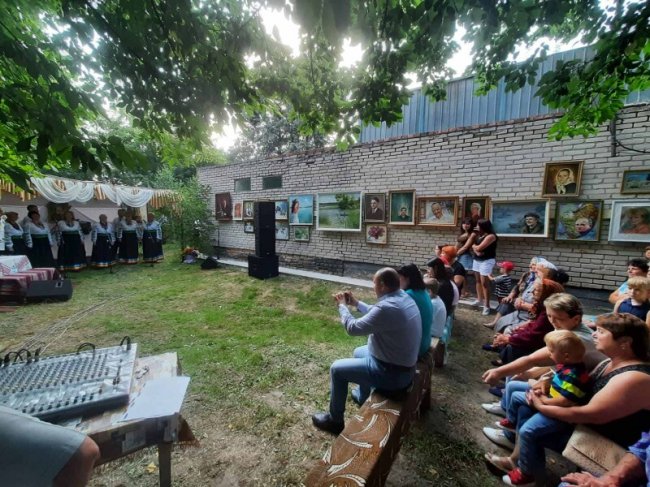 Виставка картин, фолькгурт: як волинське село відзначило престольне свято. ФОТО