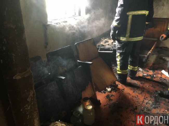 У місті на Волині через електроприлади загорілась літня кухня. ФОТО