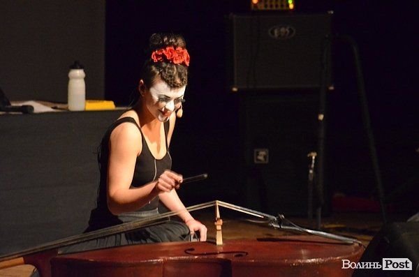 «Я хочу від них дітей»: Dakh Daughters підірвали луцьку публіку. ФОТО