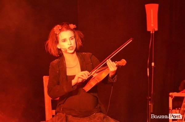 «Я хочу від них дітей»: Dakh Daughters підірвали луцьку публіку. ФОТО