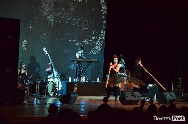 «Я хочу від них дітей»: Dakh Daughters підірвали луцьку публіку. ФОТО