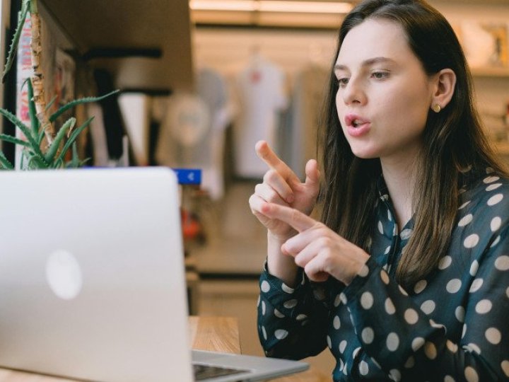 На Волині податківці запровадили послугу сурдоперекладу