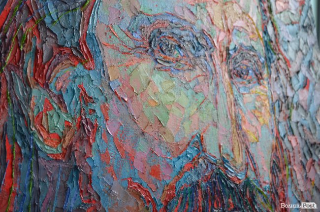 «Надихає саме життя»: у Луцьку відкрили яскраву виставку картин. ФОТО