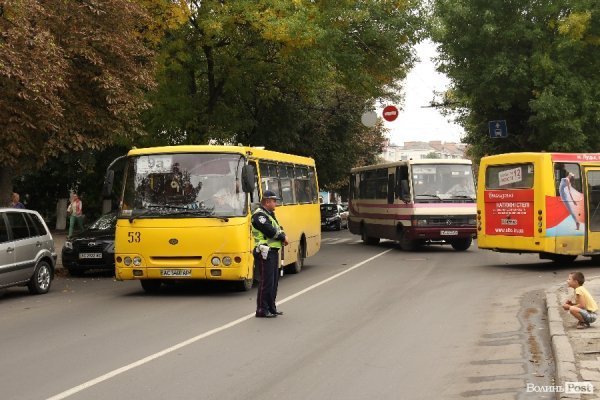 Янукович у Луцьку: центр міста стоїть у заторі. ФОТО