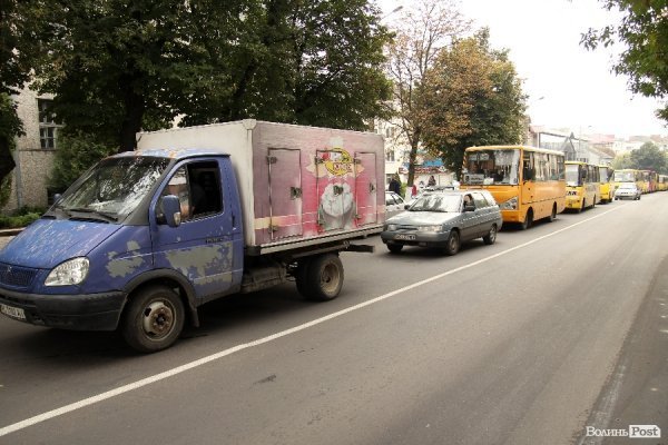 Янукович у Луцьку: центр міста стоїть у заторі. ФОТО