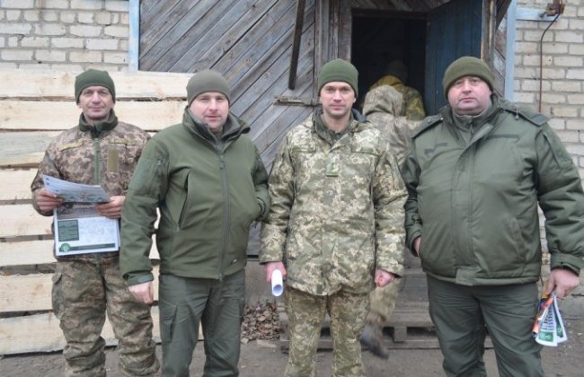 Волинські лісівники передали новорічні подарунки для бійців 14-ої бригади. ФОТО