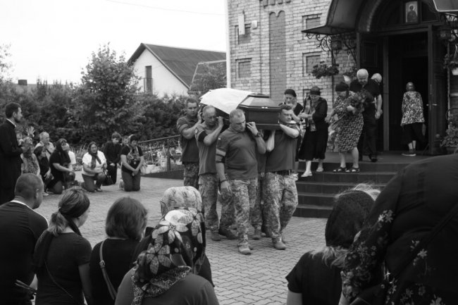 Луцька громада провела в останню дорогу загиблого Героя Миколу Близнюка. ФОТО