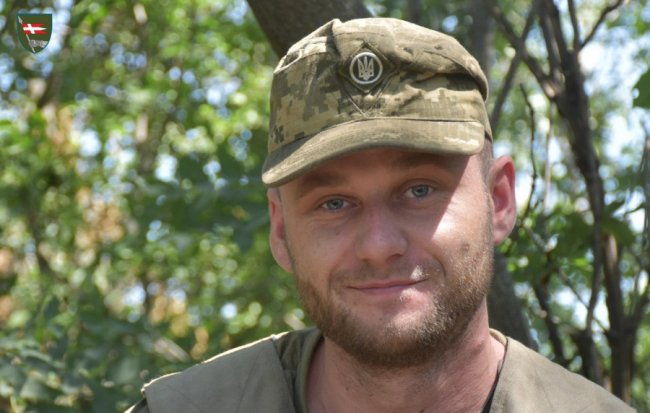 Бійцю волинської бригади на річницю одруження передали посилку від дружини