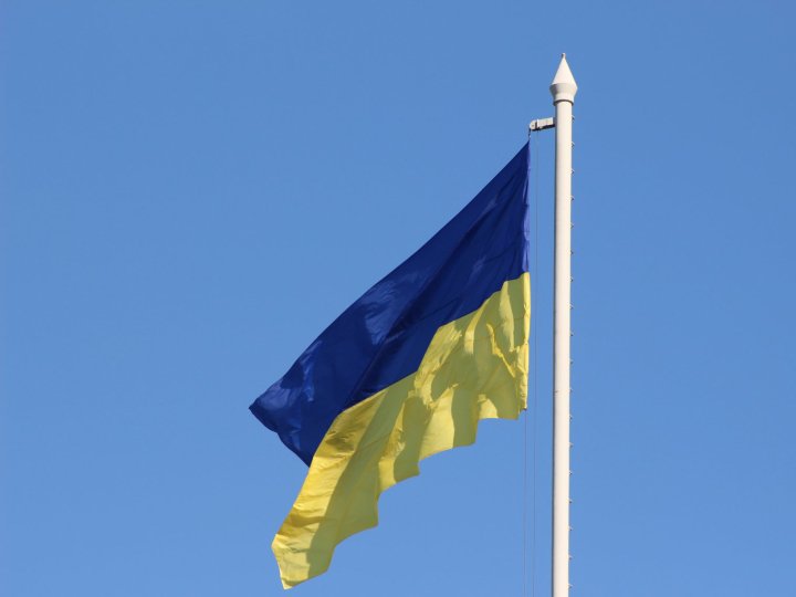 Був п'яним і зірвав український прапор: суд у Луцьку виніс вирок порушнику