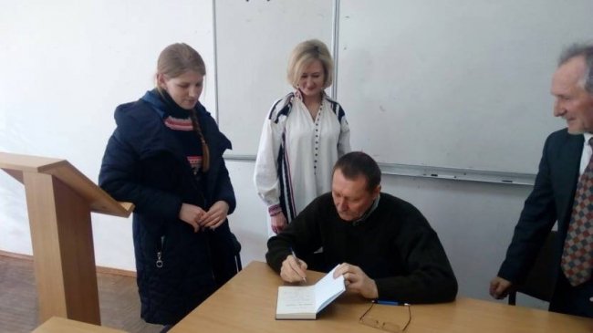 Волинський письменник Василь Слапчук презентував нову книгу