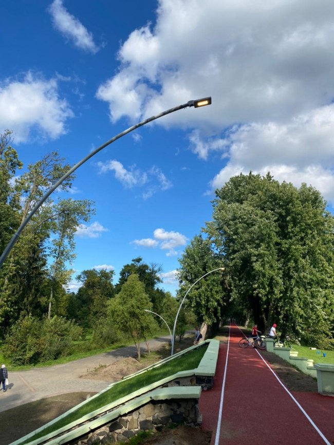 Для бігу та прогулянок: показали оновлену дамбу в центральному парку Луцька. ФОТО