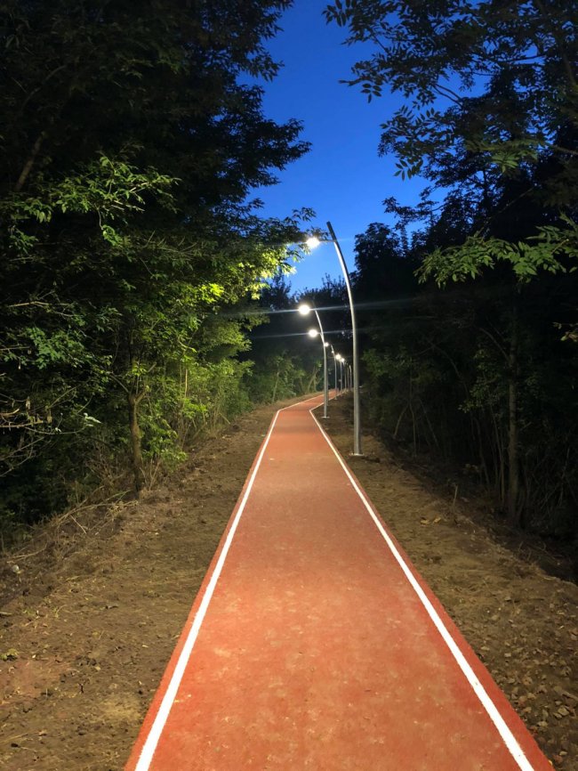 Для бігу та прогулянок: показали оновлену дамбу в центральному парку Луцька. ФОТО