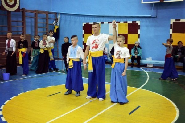 Спортивний Луцьк: бойовий гопак