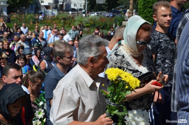 Як у Луцьку прощалися з Героєм Андрієм Єлістратовим. ФОТО