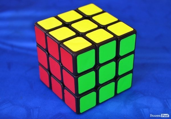 У Луцьку відбувся чемпіонат зі складання кубика Рубіка. ФОТО