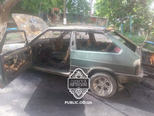 В Одесі вибухнуло авто. ФОТО