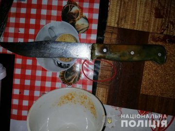 Криваве застілля: на Рівненщині чоловік зарізав товариша по чарці