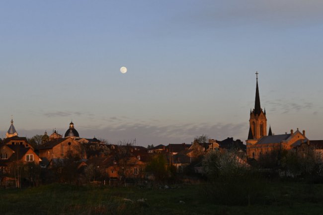 Фотограф опублікував магічні світлини вечірнього Луцька