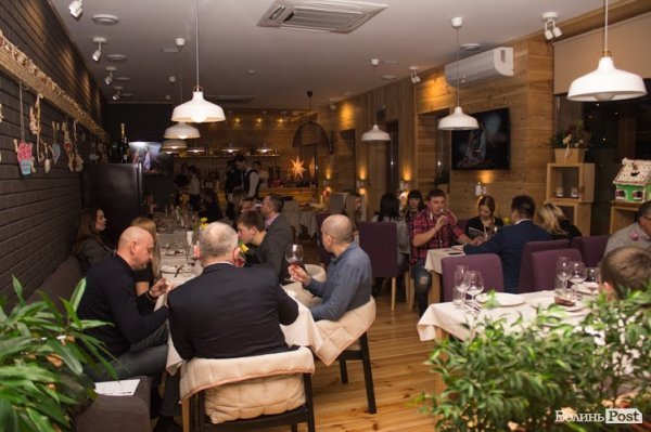 У Луцьку дегустували італійське вино. ФОТО