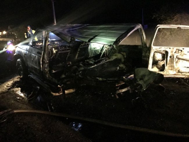 На Рівненщині посеред траси  згоріла автівка