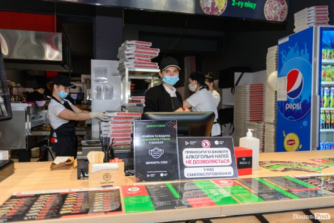 «Готуємо як для себе»: у Луцьку відкрили заклад відомої мережі «Pronto Pizza and Sushi Pro». ФОТО*