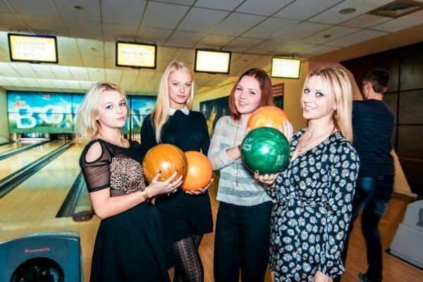 «Хлопці проти дівчат» - розваги в луцькому клубі. ФОТО