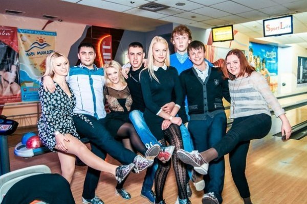 «Хлопці проти дівчат» - розваги в луцькому клубі. ФОТО