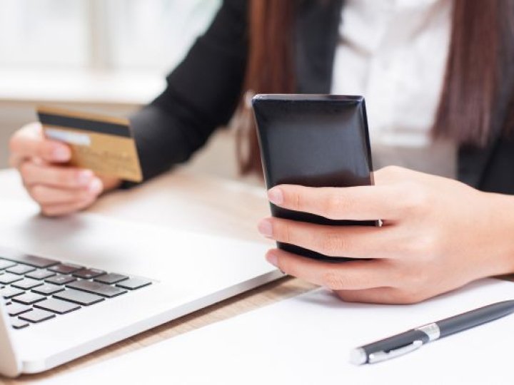 У НБУ зняли обмеження в розмірі 150 000 грн на місяць для переказів з картки на картку