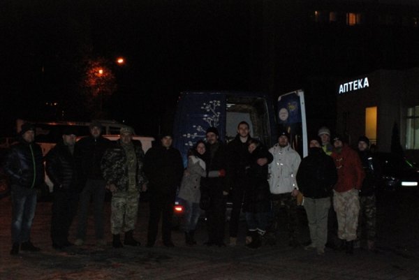 Волинські активісти поїхали на блокаду Криму. ФОТО