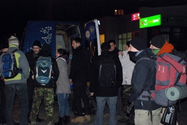 Волинські активісти поїхали на блокаду Криму. ФОТО