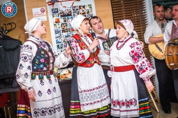 Андріївські вечорниці в луцькому діджей-кафе. ФОТО