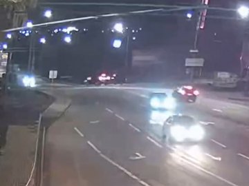 Луцькі муніципали показали аварію на Конякіна. ВІДЕО