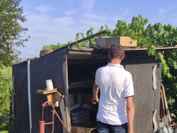 На дачному масиві у Ковелі злодій вирвав з рук жінки телефон та втік