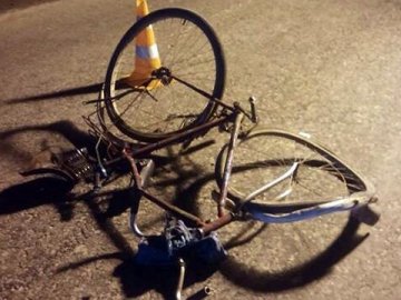 У волинському селі автомобіль збив велосипедиста: постраждалий – у комі