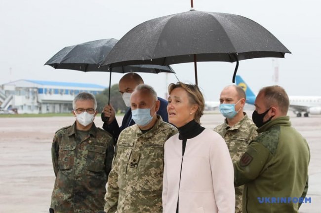 На лікування до Німеччини відправили 13 українських військових