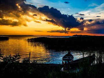 Край неба палає: захопливий захід сонця на Світязі. ФОТО