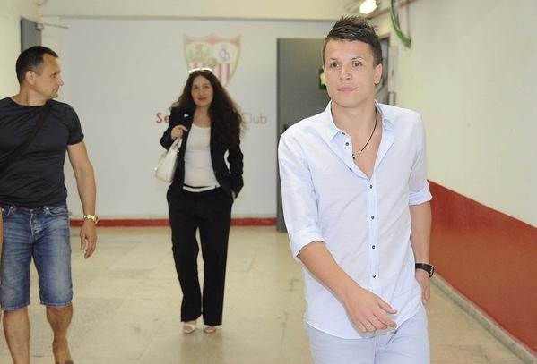 Коноплянка стане гравцем клубу «Севільї»