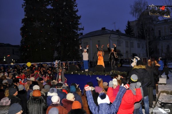 У Луцьку засяяла головна ялинка