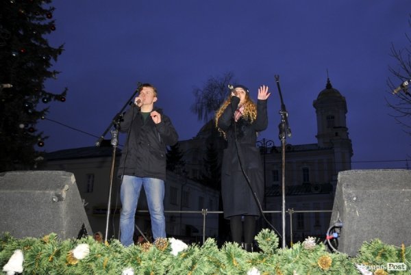 У Луцьку засяяла головна ялинка