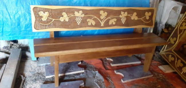 Самородок зі Світязя пише картини, малює ікони та займається столярством 