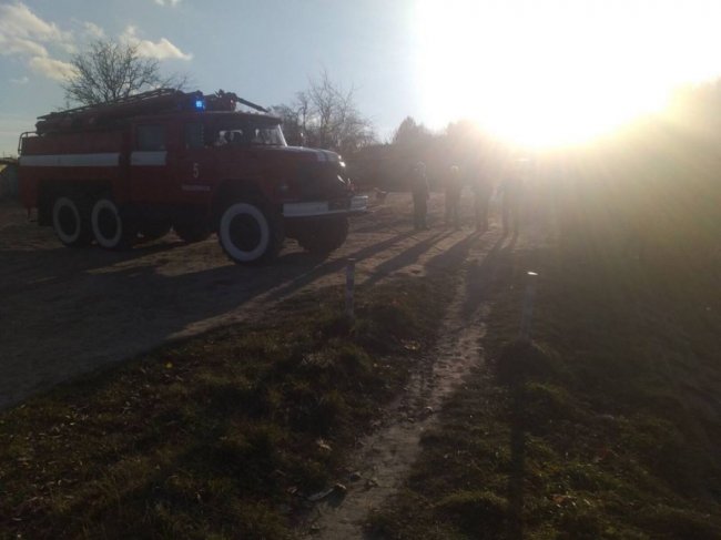 На Волині бус злетів в озеро. ФОТО