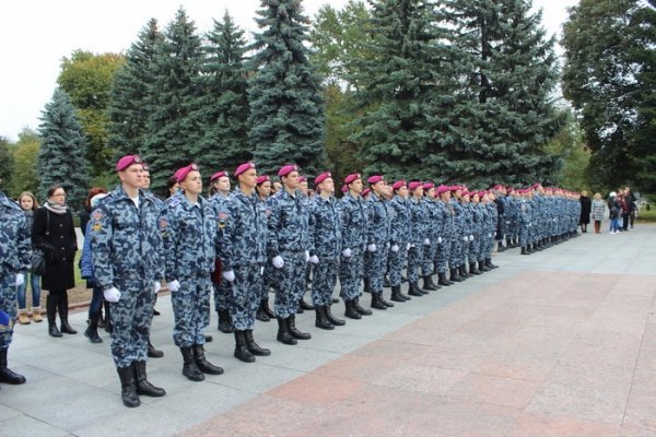 Луцькі ліцеїсти склали присягу на вірність українському народу. ФОТО